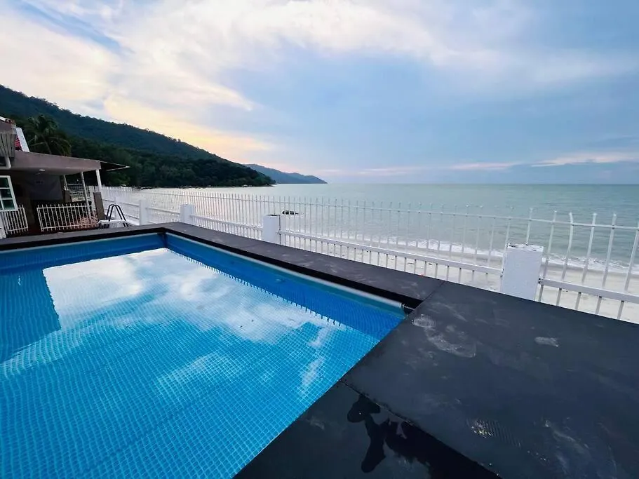 Private Beach-Front Haven By Stayco - Seaview Pool, Ktv & Speaker System, Beach Air Loft, Private Beach Access And Beyond! Tanjung Bungah  0*, Tanjung Bungah (Penang)