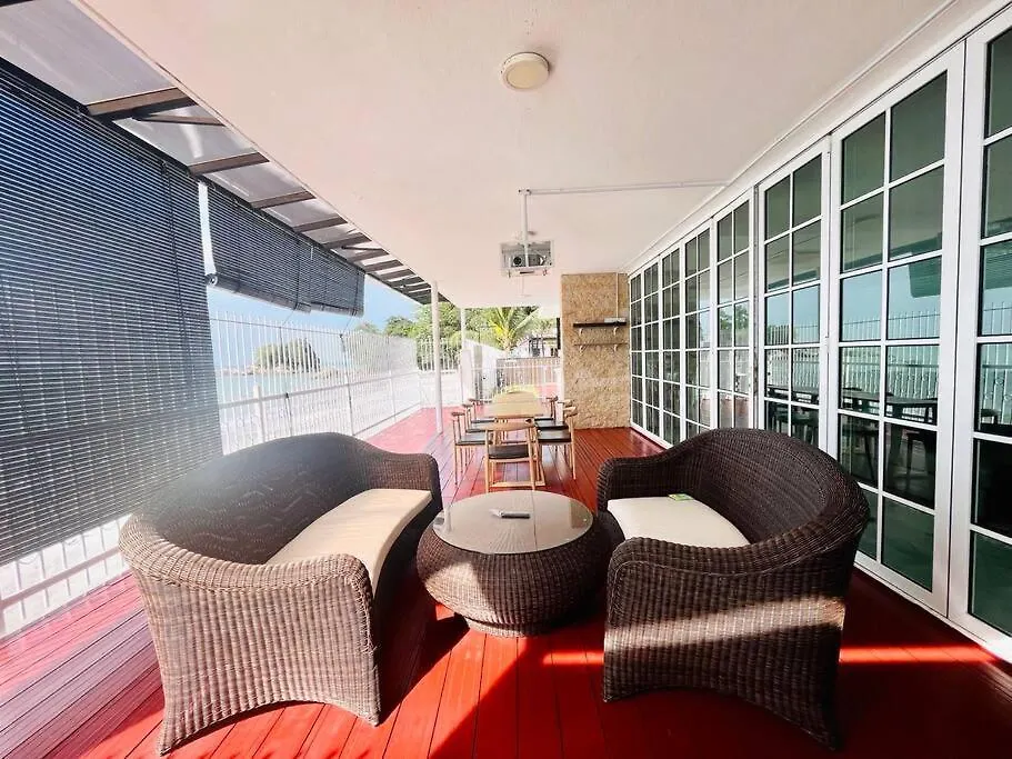 Private Beach-Front Haven By Stayco - Seaview Pool, Ktv & Speaker System, Beach Air Loft, Private Beach Access And Beyond! Tanjung Bungah  Chalet Tanjung Bungah (Penang)